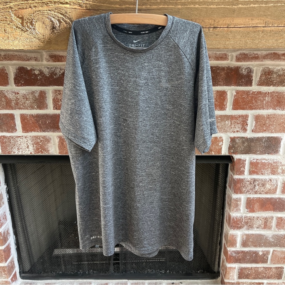 Nike Men's Swim Gray shirt size M